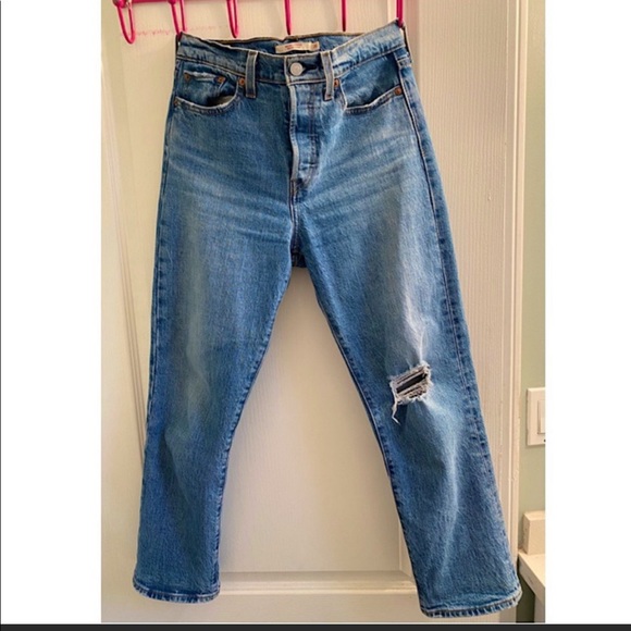 Levi Wedgie Straight Jeans - Picture 2 of 3